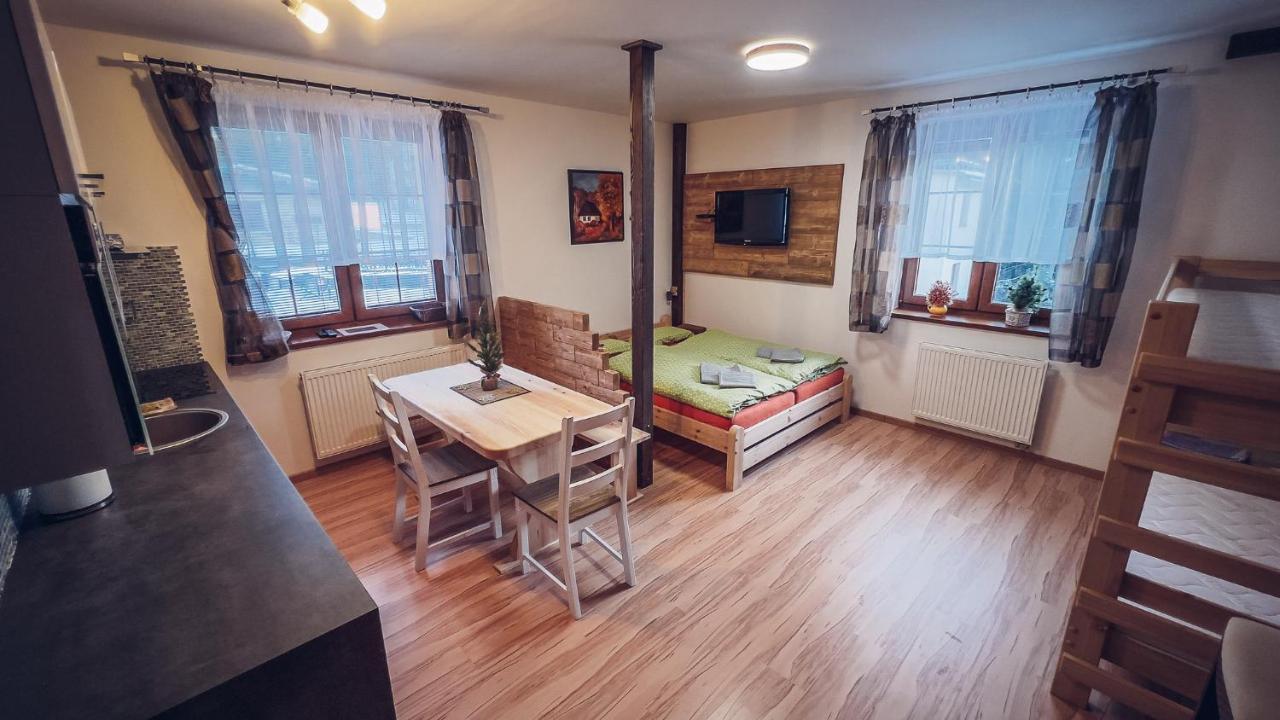 Apartmany Domino Zelezna Ruda Exterior photo