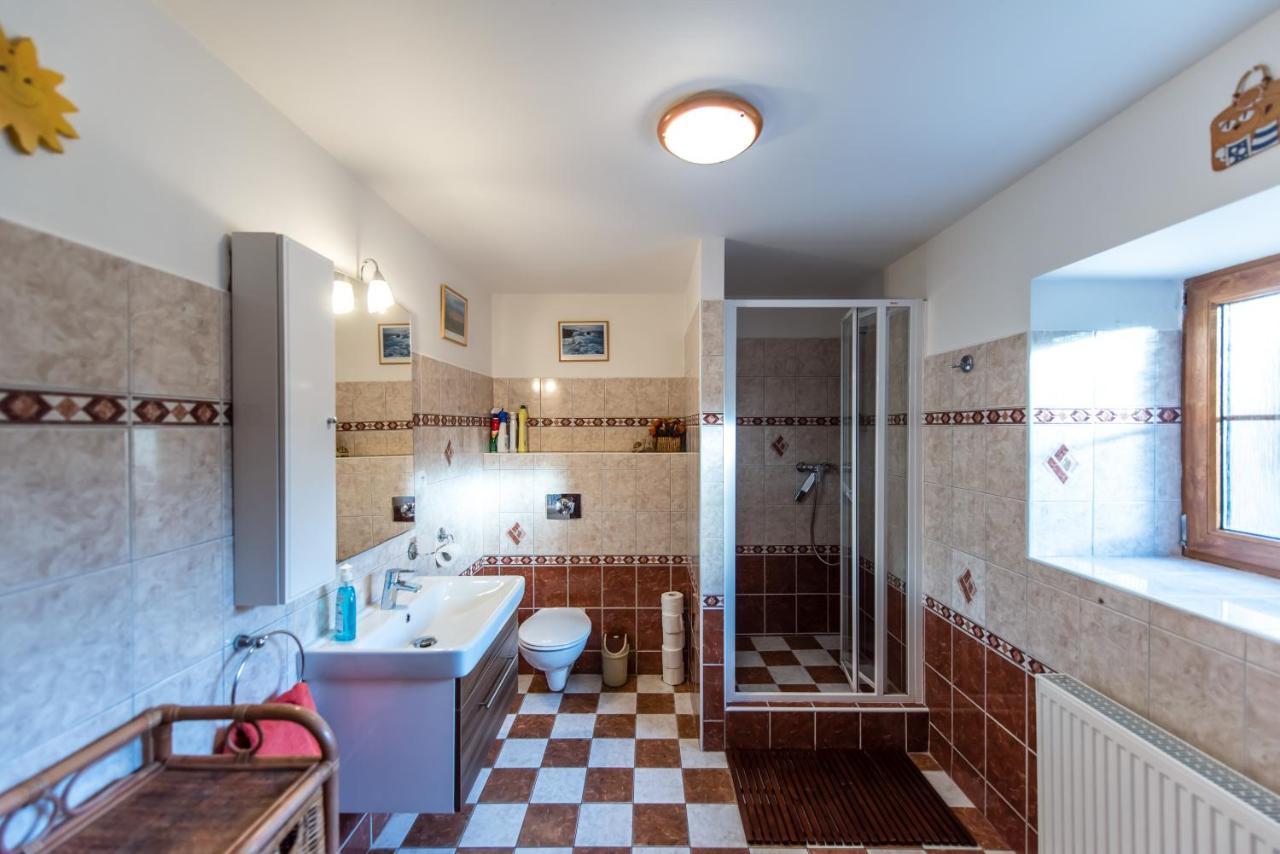 Apartmany Domino Zelezna Ruda Exterior photo