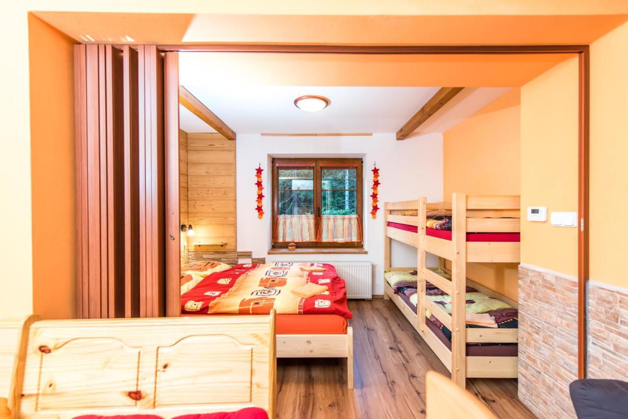 Apartmany Domino Zelezna Ruda Exterior photo