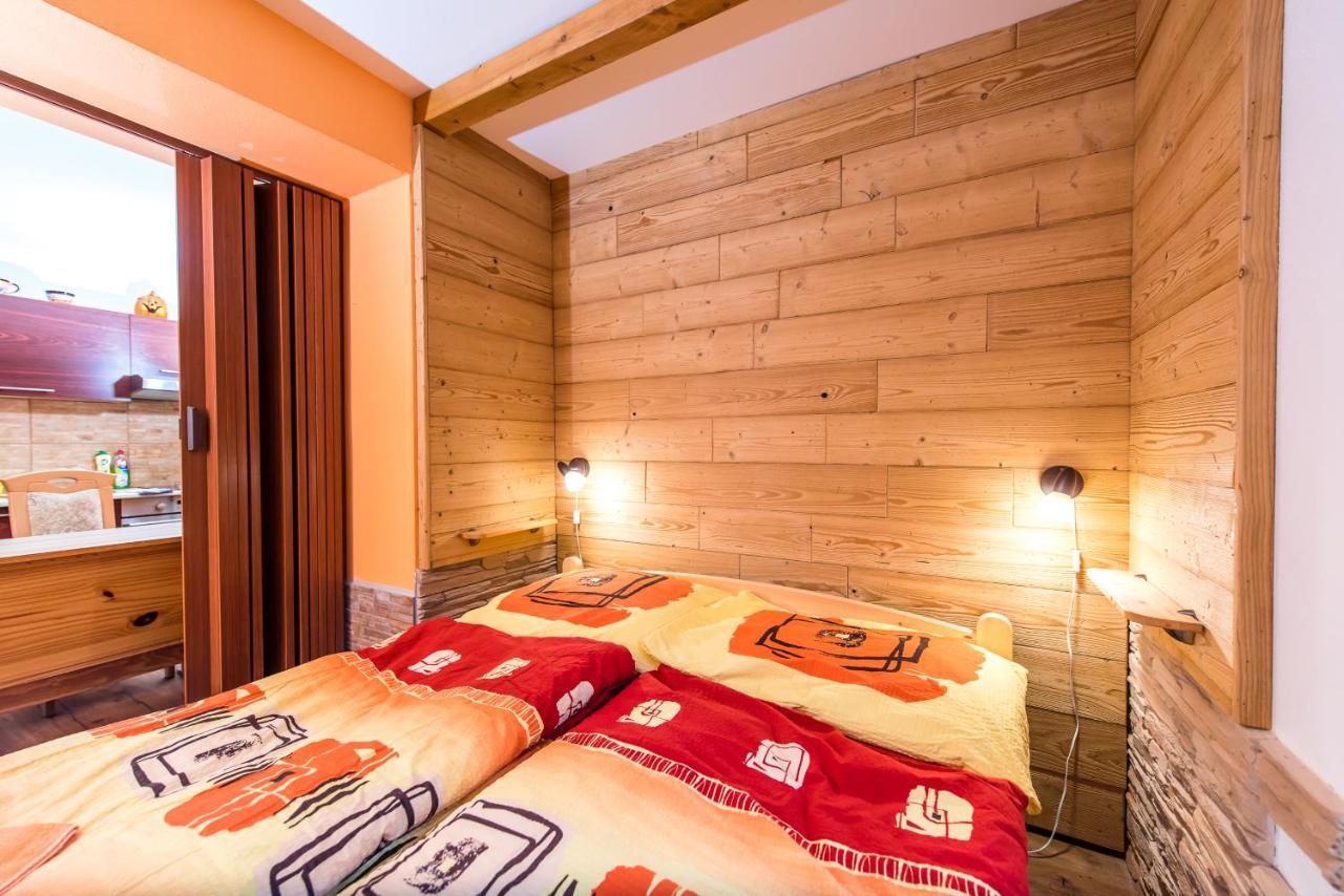 Apartmany Domino Zelezna Ruda Exterior photo